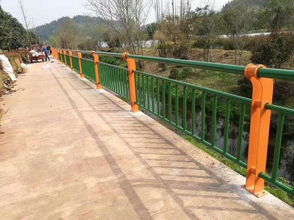 潜江桥梁景观护栏施工时注意问题(图1)