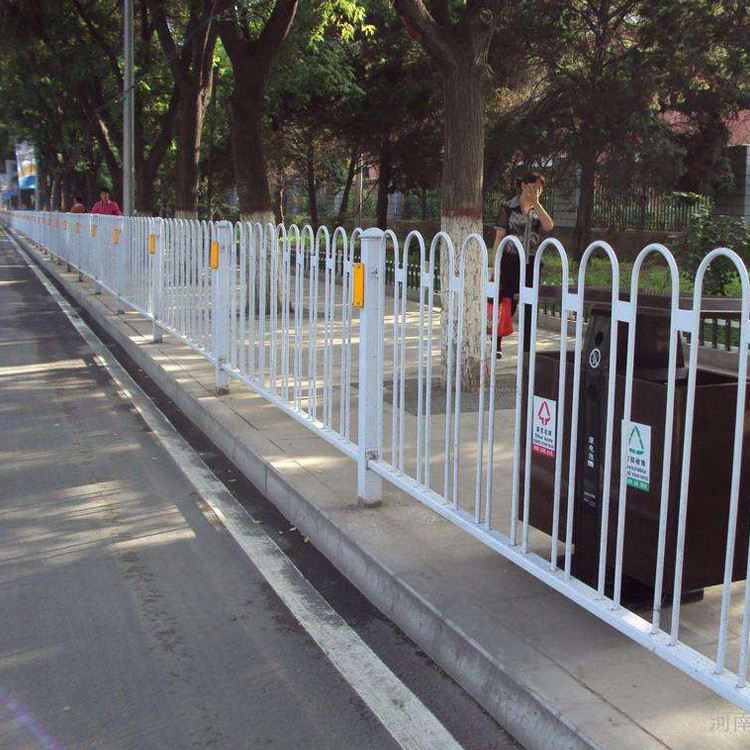 安庆人行道市政护栏的用途及特点有哪些(图1)
