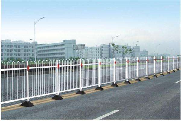 杭州道路护栏是如何起作用的(图1)