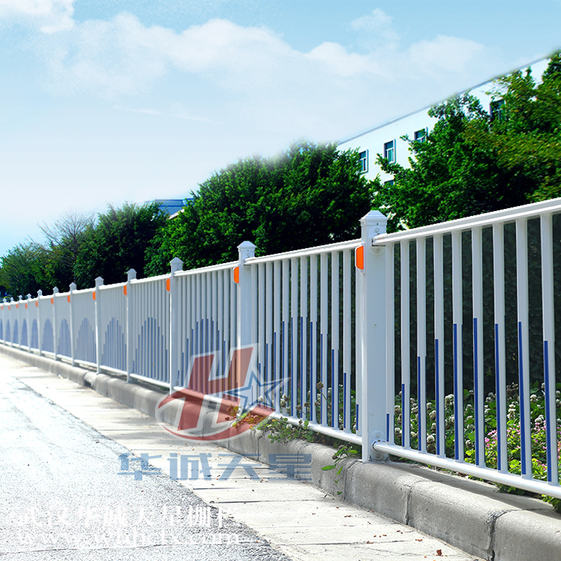 长沙锌钢道路护栏怎样进行维修保养？(图2)