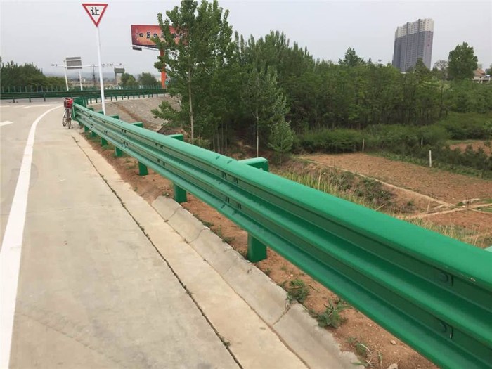 咸宁乡村公路波形护栏有哪些规格一般多少钱一米？(图1)
